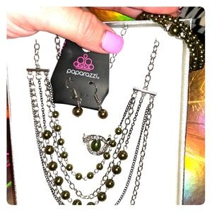$30 for this gorgeous olive green pearlescent set